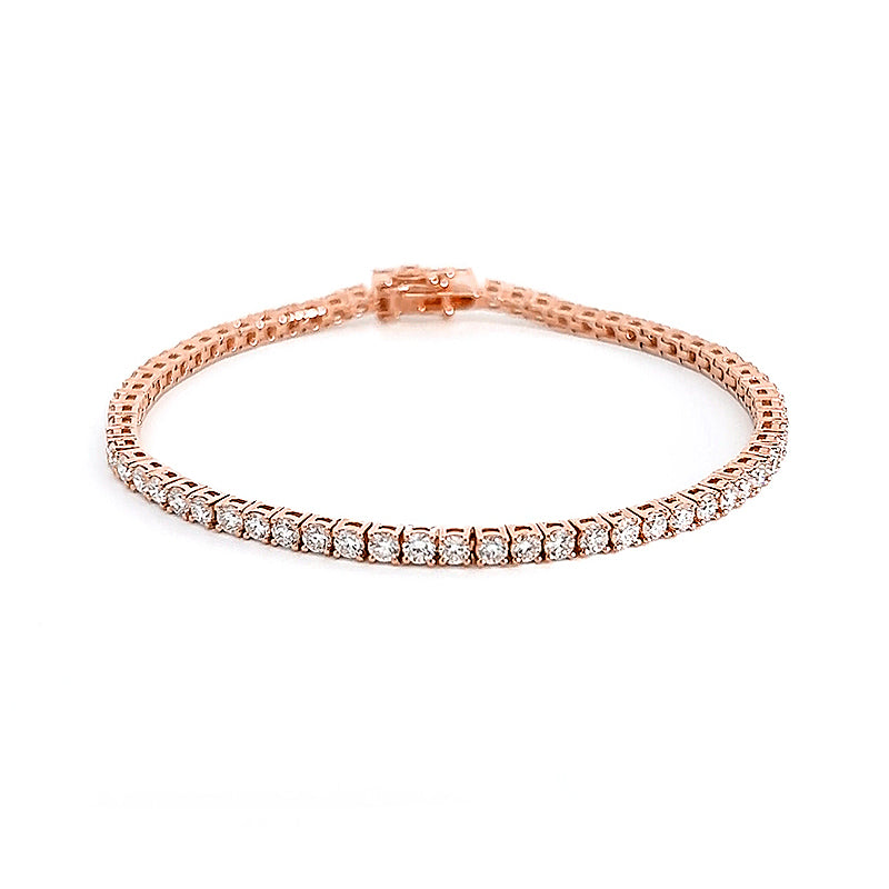 Tennis bracelet set in round diamonds